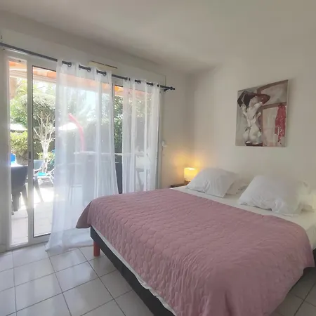 1, Natura Au Village Naturiste
